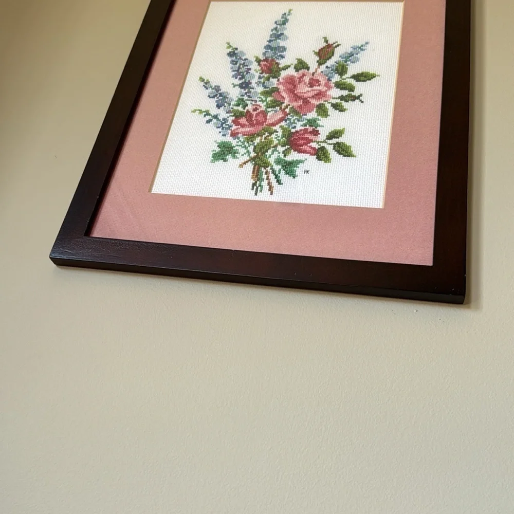 VINTAGE~FLORAL EMBROIDERY~ART~MATTED & FRAMED~ BEAUTIFUL~FINE WORK~PERFECT~ BR